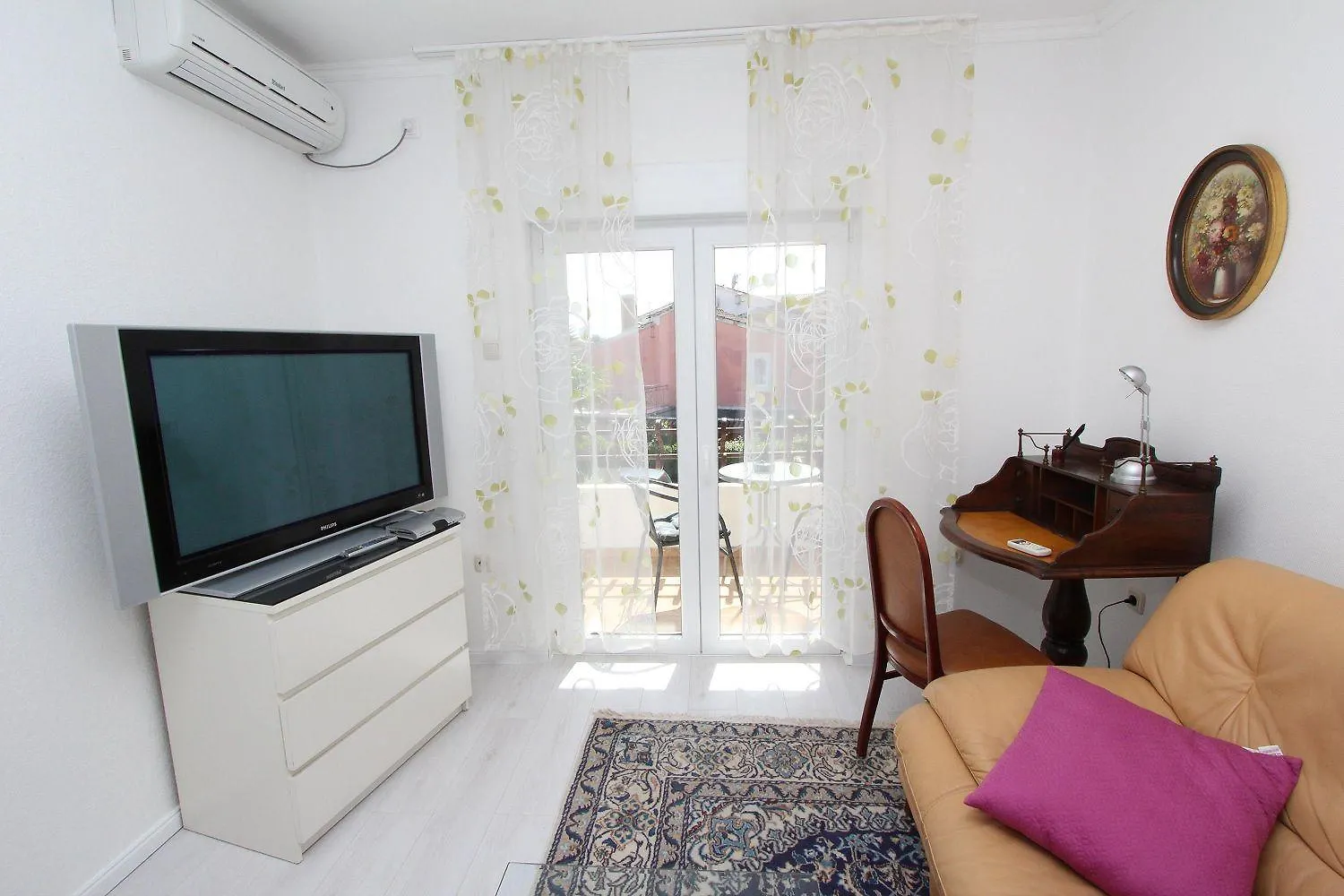 Mediterranes Apartment Nur 10 Gehminuten Zum Strand Mit Grossem Garten Rovinj